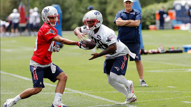 patriots-training-camp-preseason-schedule-position-battles-depth-chart.jpg